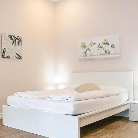 Stylish Studio Apartment Wiener Stadthalle Exteriör bild