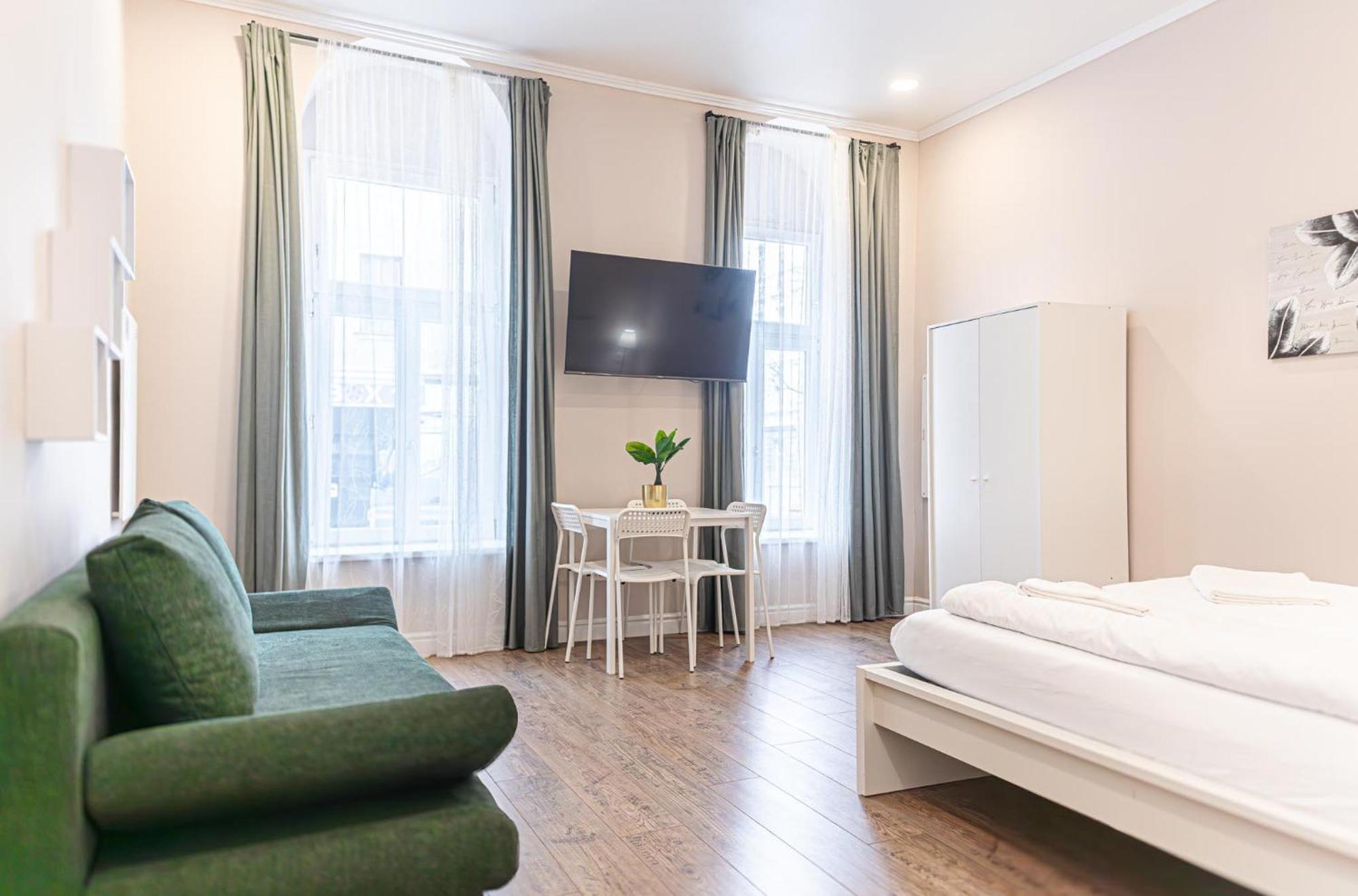 Stylish Studio Apartment Wiener Stadthalle Exteriör bild
