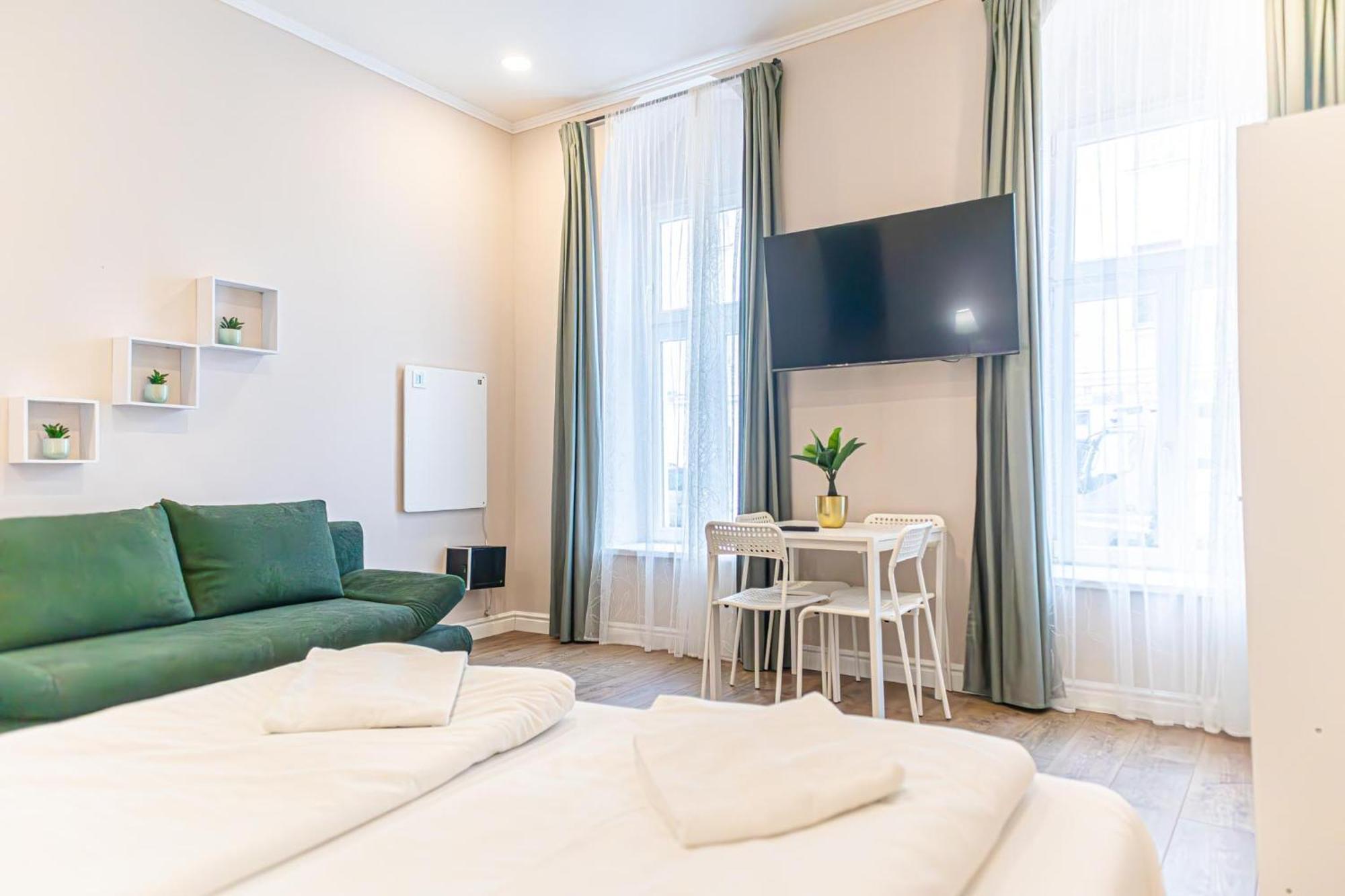 Stylish Studio Apartment Wiener Stadthalle Exteriör bild