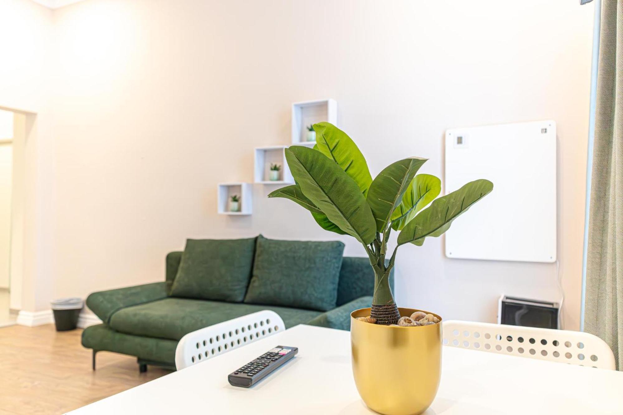 Stylish Studio Apartment Wiener Stadthalle Exteriör bild